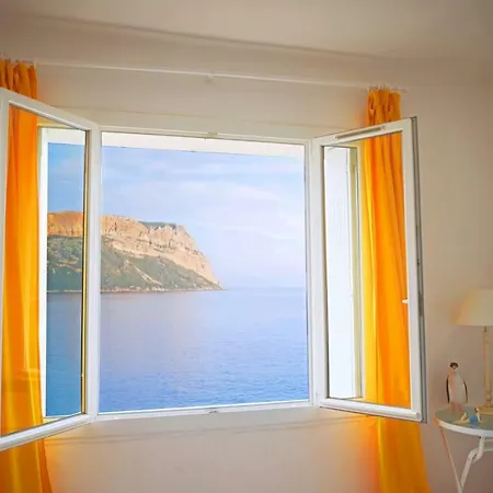 Le Chant Des Vagues Cassis