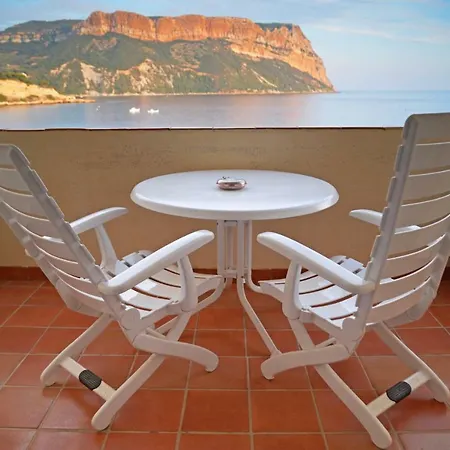 Le Chant Des Vagues * Cassis